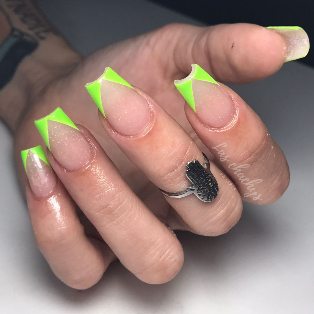 French Ombré con foil dorado y almendra